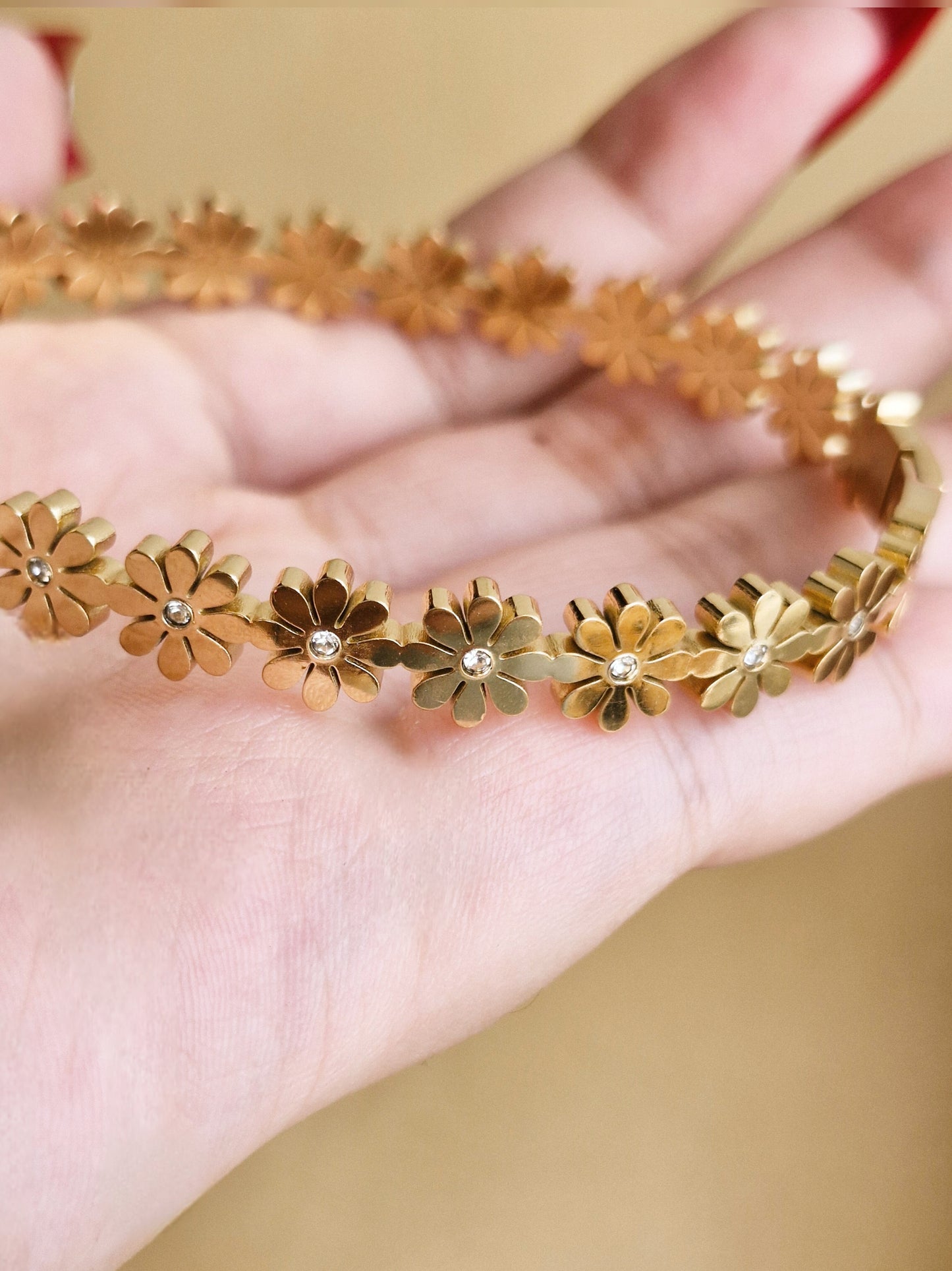 Daisy Gold Handcuff