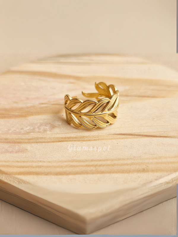 Curly Gold Ring