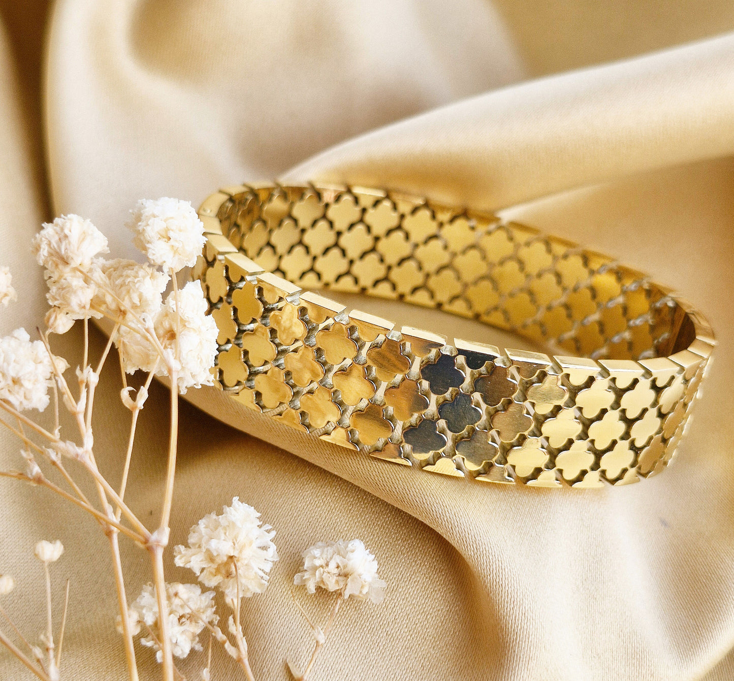 Luck & Lattice Gold Plated Handcuff