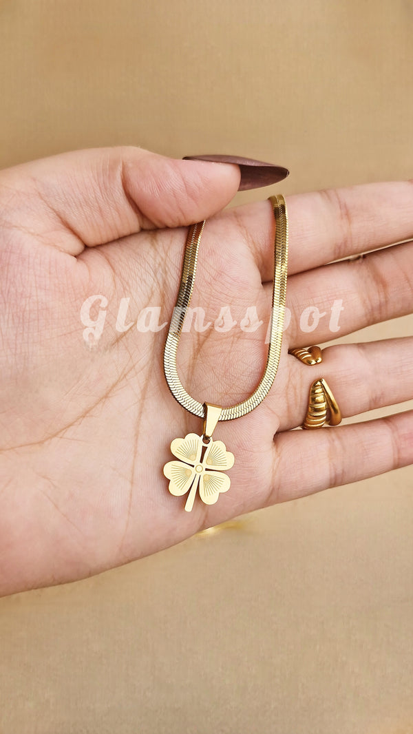 Flower Gold Pendant