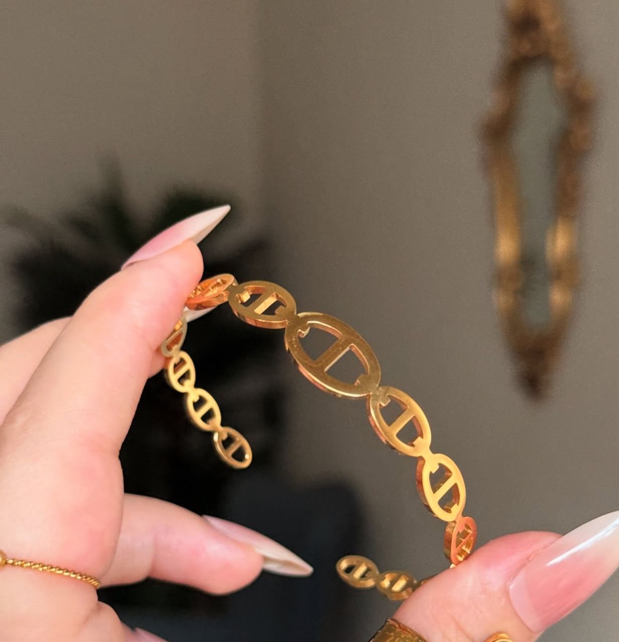 Adjustable Bangle Handcuff