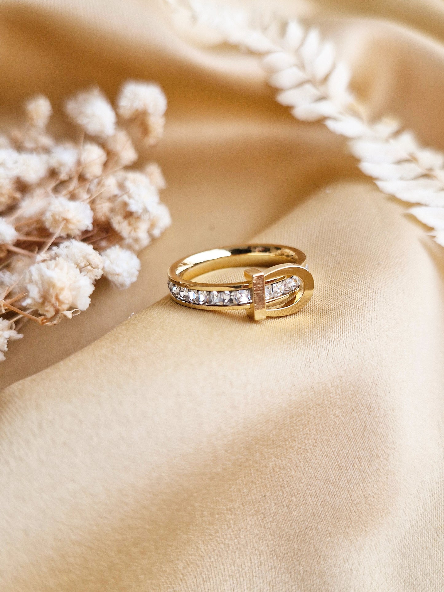 Regal Buckle Band Ring