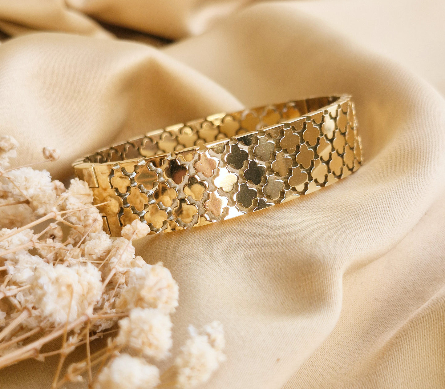 Luck & Lattice Gold Plated Handcuff