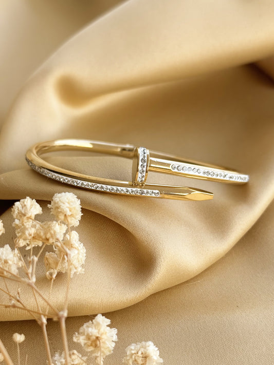 Nail Cartier Stone Handcuff