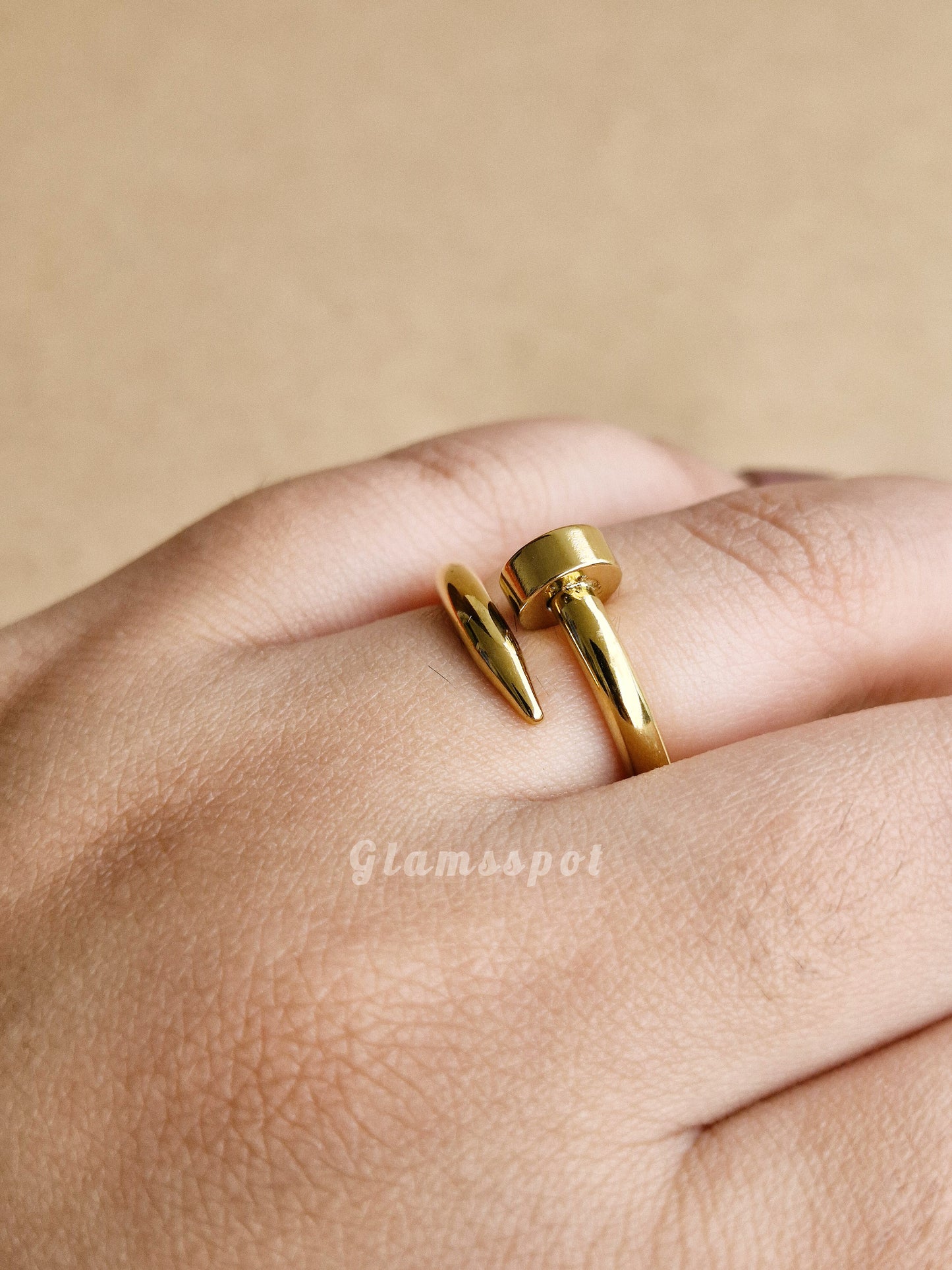 Cartier Ring on a human hand 