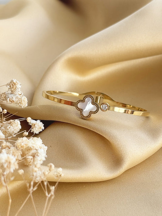 White Van Cleef Handcuff