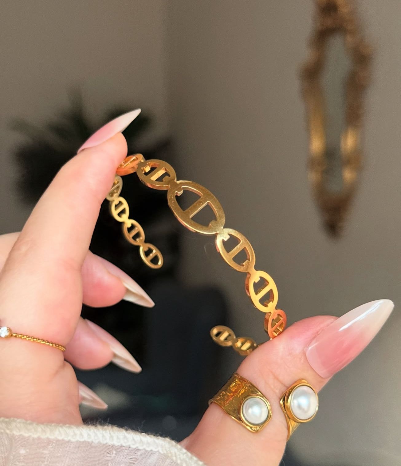 Adjustable Bangle Handcuff