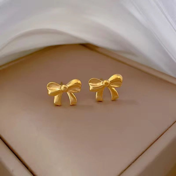 Bow Stud